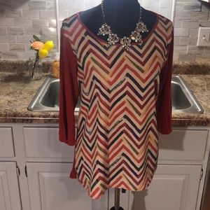 Emi & joe Chevron Baseball Sleeve Top Red M